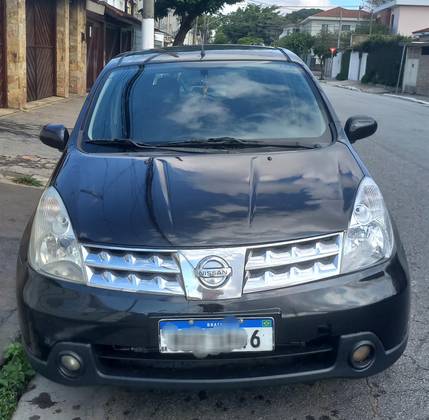 NISSAN LIVINA 2010