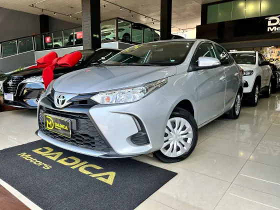 TOYOTA YARIS 2024