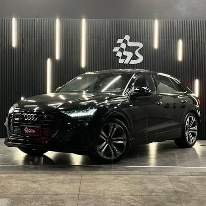 AUDI Q8 2022