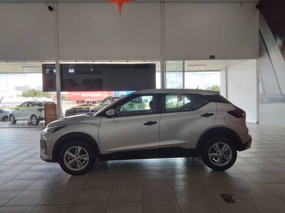 NISSAN KICKS 2024