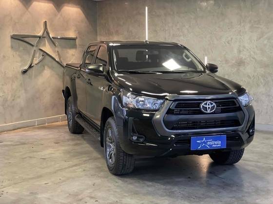 TOYOTA HILUX 2024