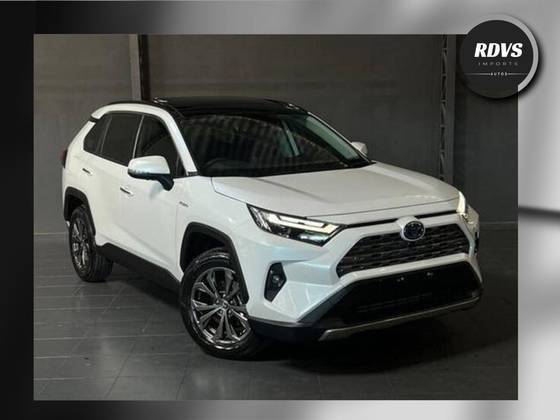 TOYOTA RAV4 2025