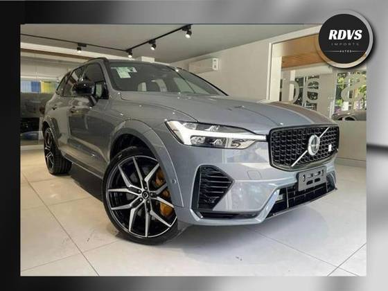 VOLVO XC60 2024
