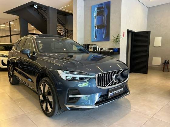 VOLVO XC60 2024