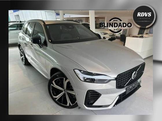 VOLVO XC60 2025
