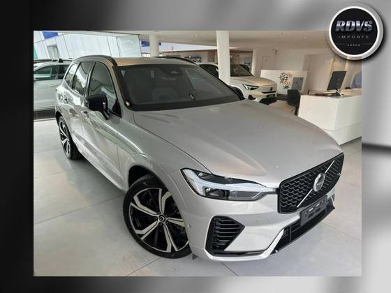 VOLVO XC60 2025