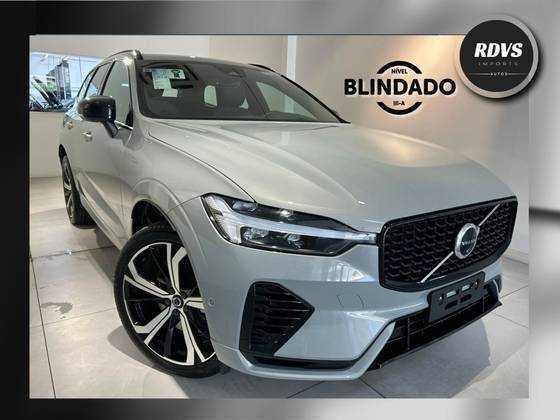 VOLVO XC60 2024