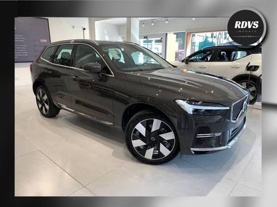 VOLVO XC60 2025