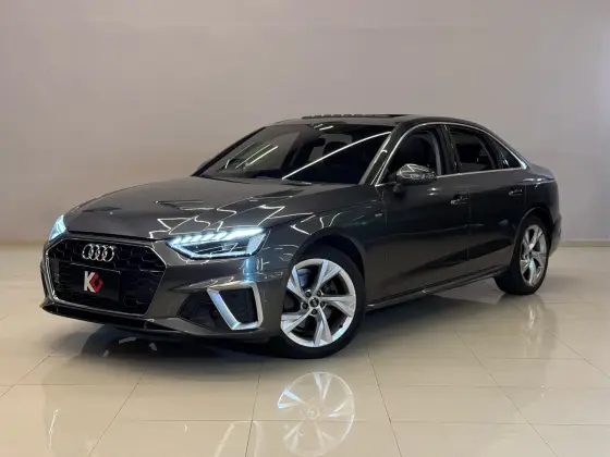 AUDI A4 2021