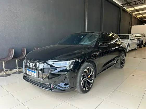 AUDI E-TRON 2021