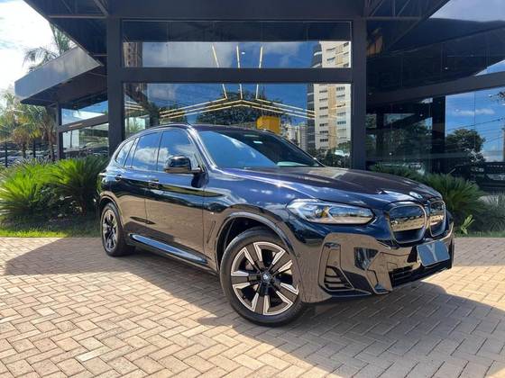 BMW iX3 2023