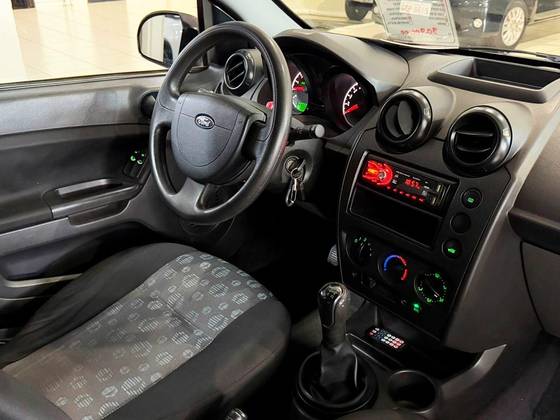FORD FIESTA 2013
