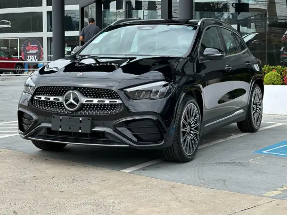 MERCEDES-BENZ GLA 200 2025