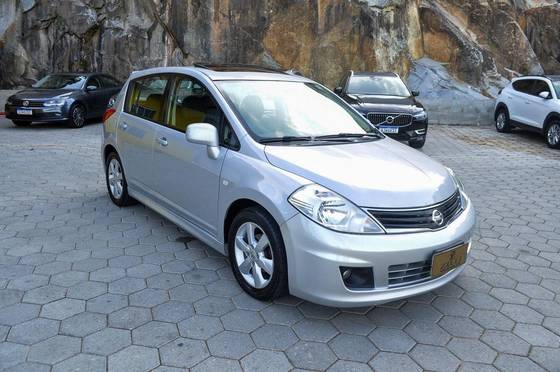 NISSAN TIIDA 2013