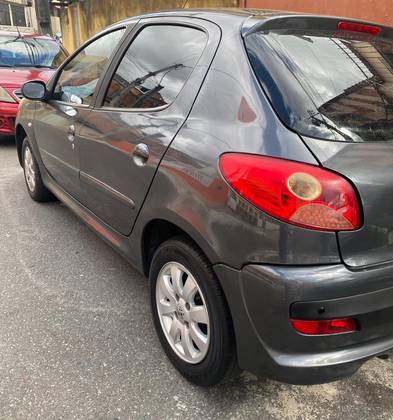 PEUGEOT 207 2010