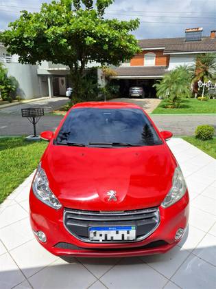 PEUGEOT 208 2015