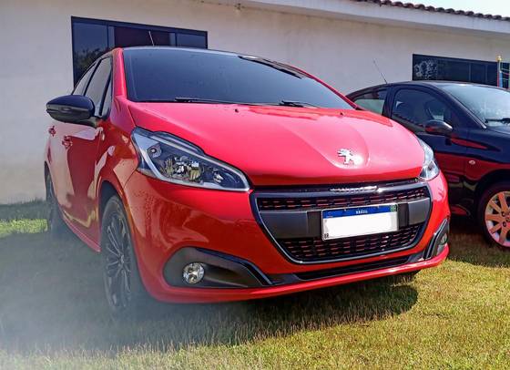 PEUGEOT 208 2017