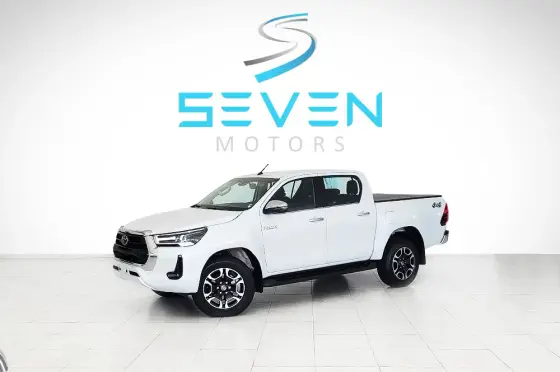 TOYOTA HILUX 2025