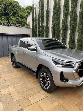 TOYOTA HILUX 2024