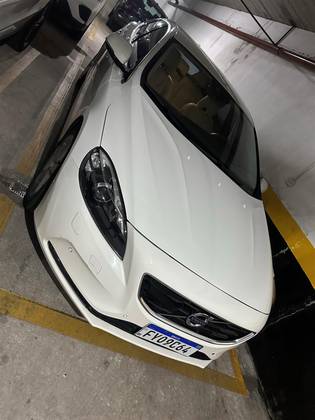 VOLVO V40 2015