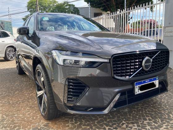 VOLVO XC60 2023