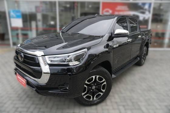 TOYOTA HILUX 2023