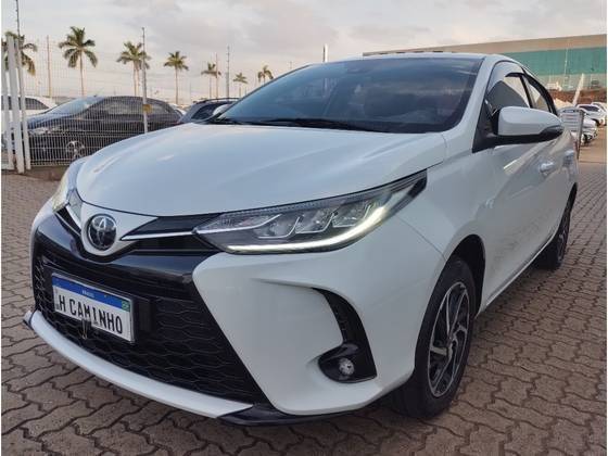 TOYOTA YARIS 2024