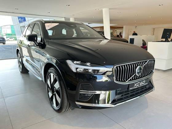 VOLVO XC60 2024