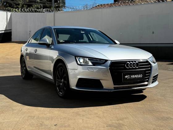 AUDI A4 2018