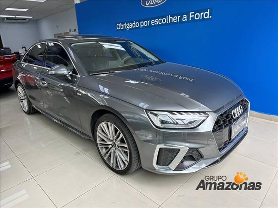 AUDI A4 2023
