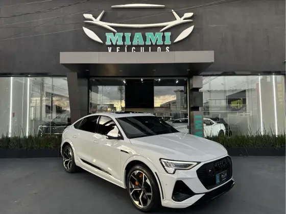 AUDI E-TRON 2022
