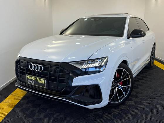 AUDI Q8 2023