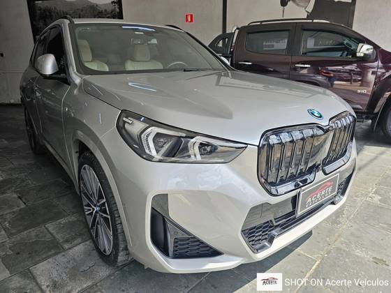 BMW iX1 2024