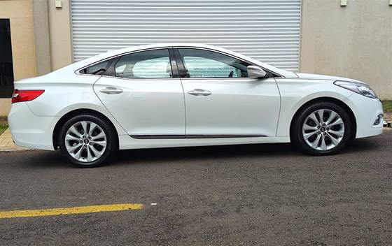 HYUNDAI AZERA 2015