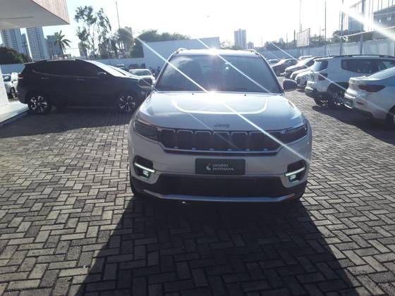 JEEP COMMANDER 2024