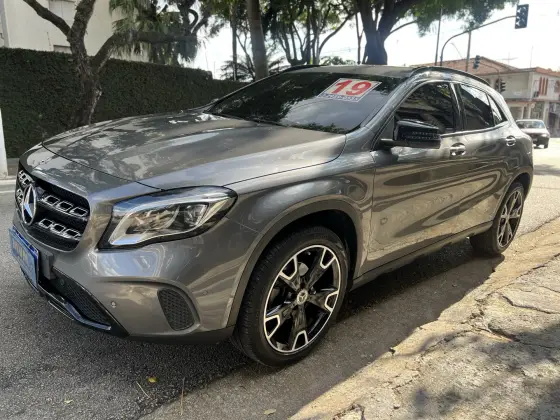 MERCEDES-BENZ GLA 200 2019