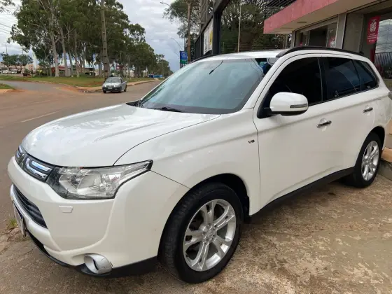 MITSUBISHI OUTLANDER 2014