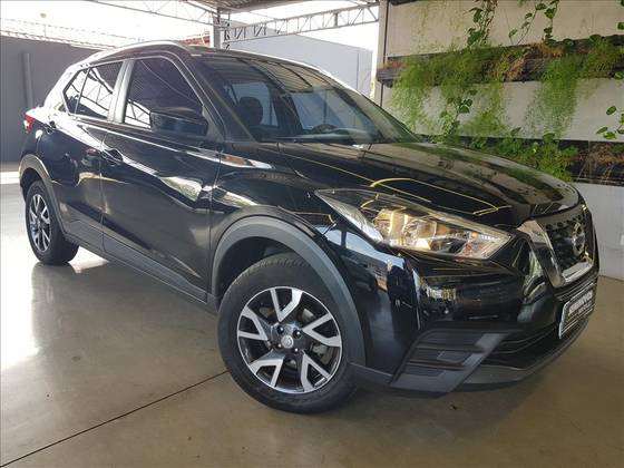 NISSAN KICKS 2017