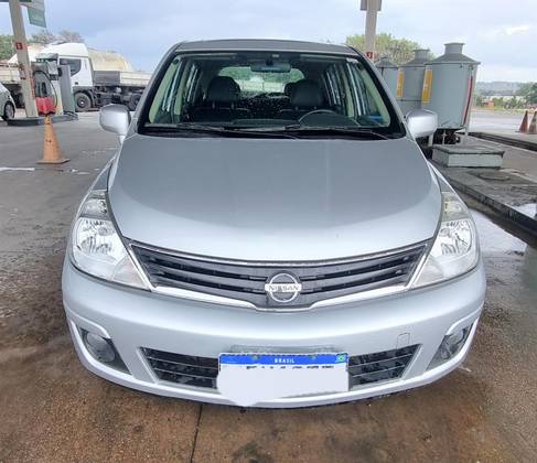 NISSAN TIIDA 2011