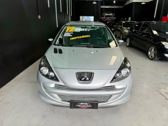 PEUGEOT 207 2012