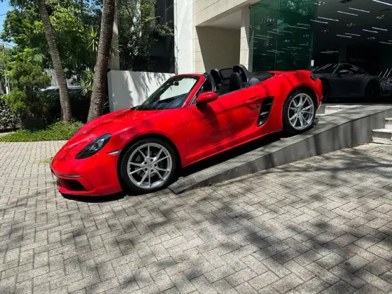 PORSCHE 718 2024