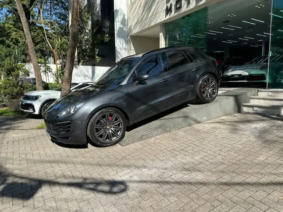 PORSCHE MACAN 2017