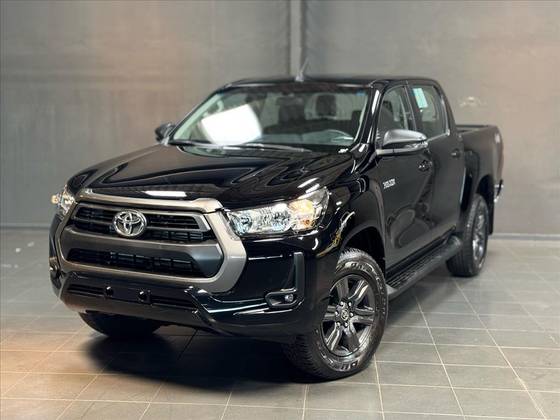 TOYOTA HILUX 2025