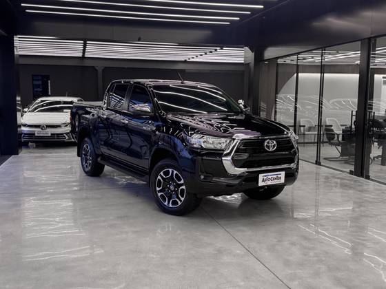 TOYOTA HILUX 2024