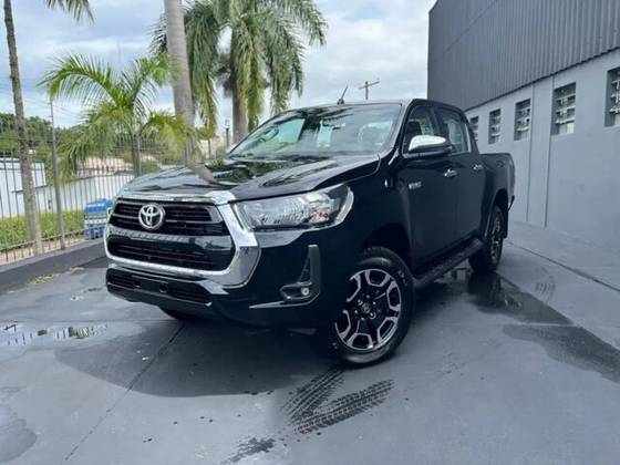 TOYOTA HILUX 2025