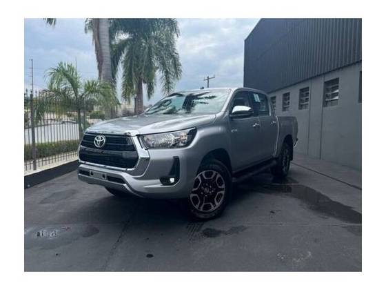 TOYOTA HILUX 2025