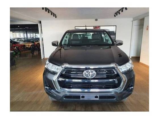 TOYOTA HILUX 2025