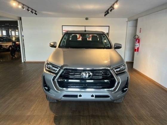 TOYOTA HILUX 2025