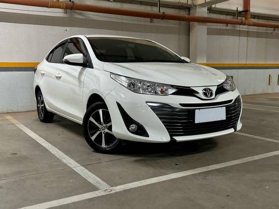 TOYOTA YARIS 2021