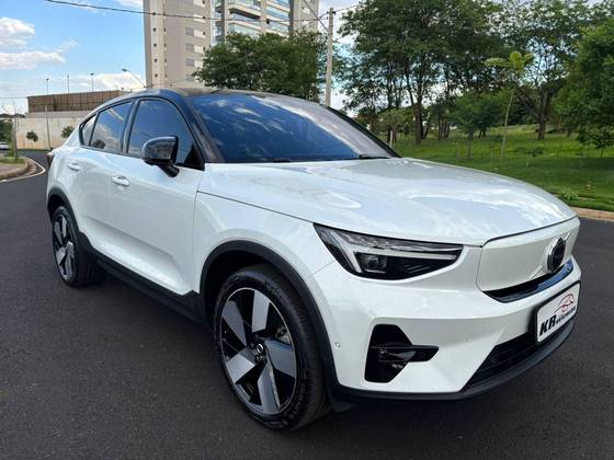 VOLVO C40 2022